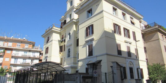 Certosa via Paciotti palazzina d’epoca ristrutturata