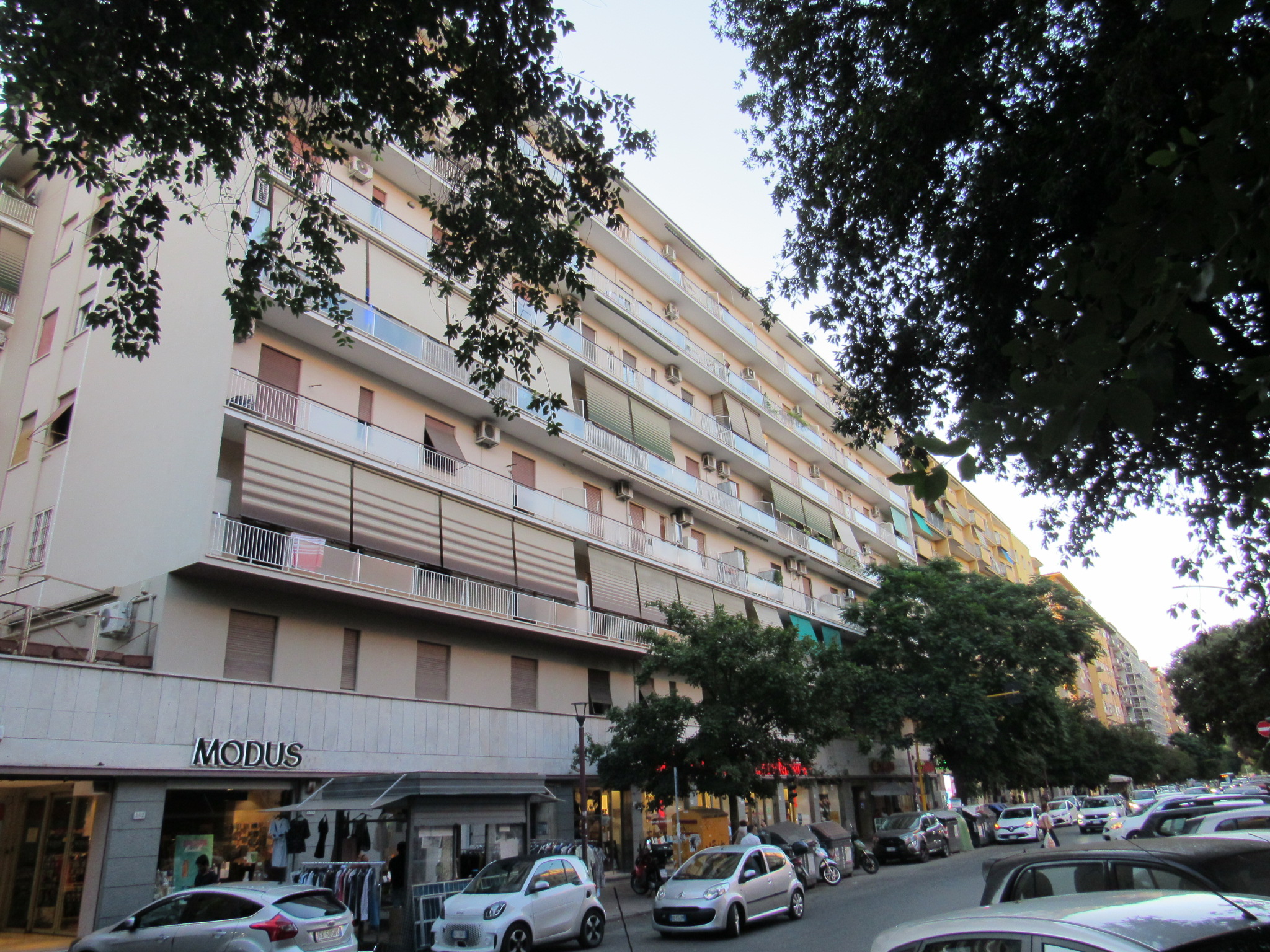 Viale Guglielmo Marconi, Trilocale